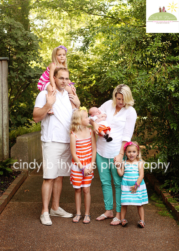 family of five photo in park memphis