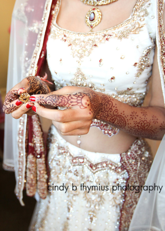 Memphis indian bride getting ready