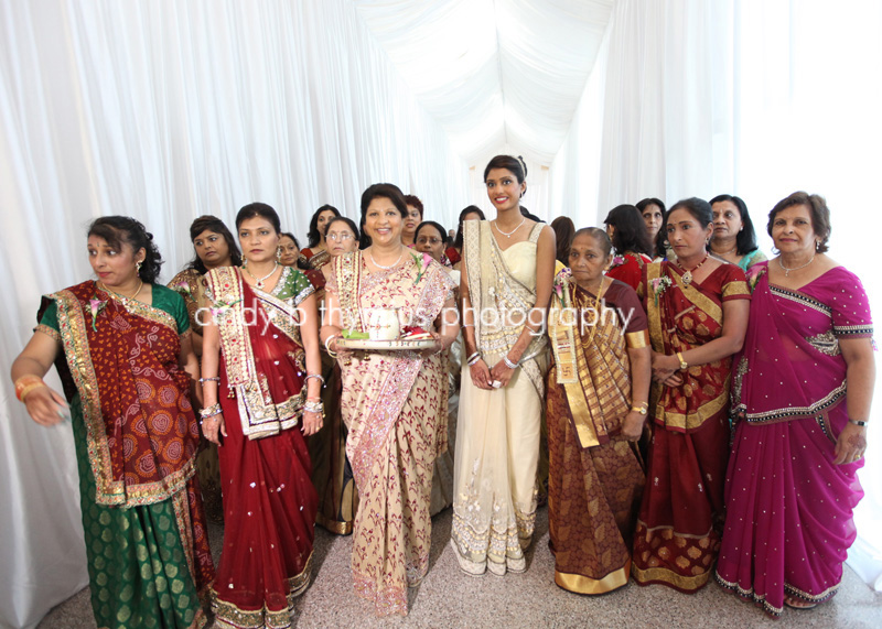 ladies in waiting memphis indian wedding photographer